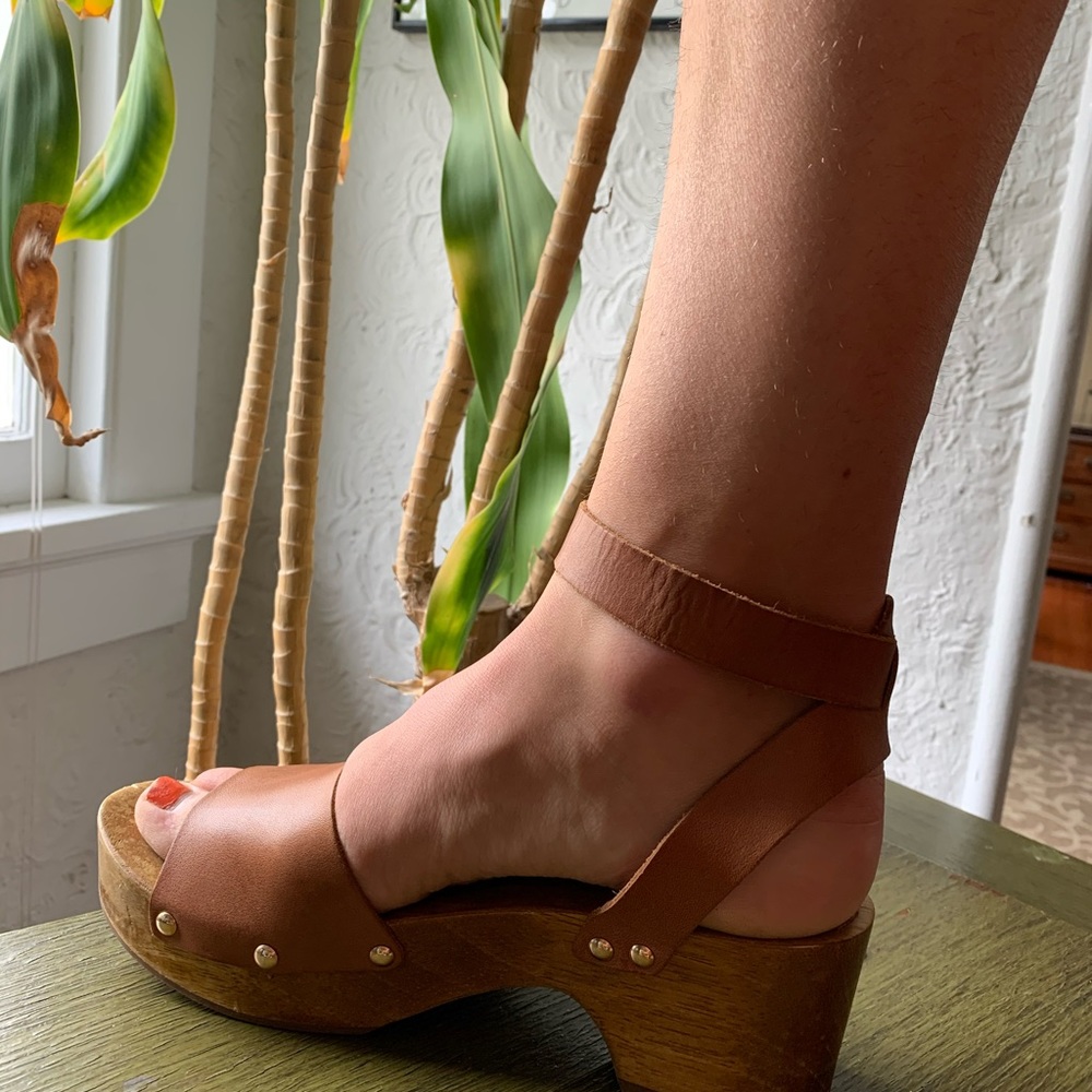 Wooden clog heels
